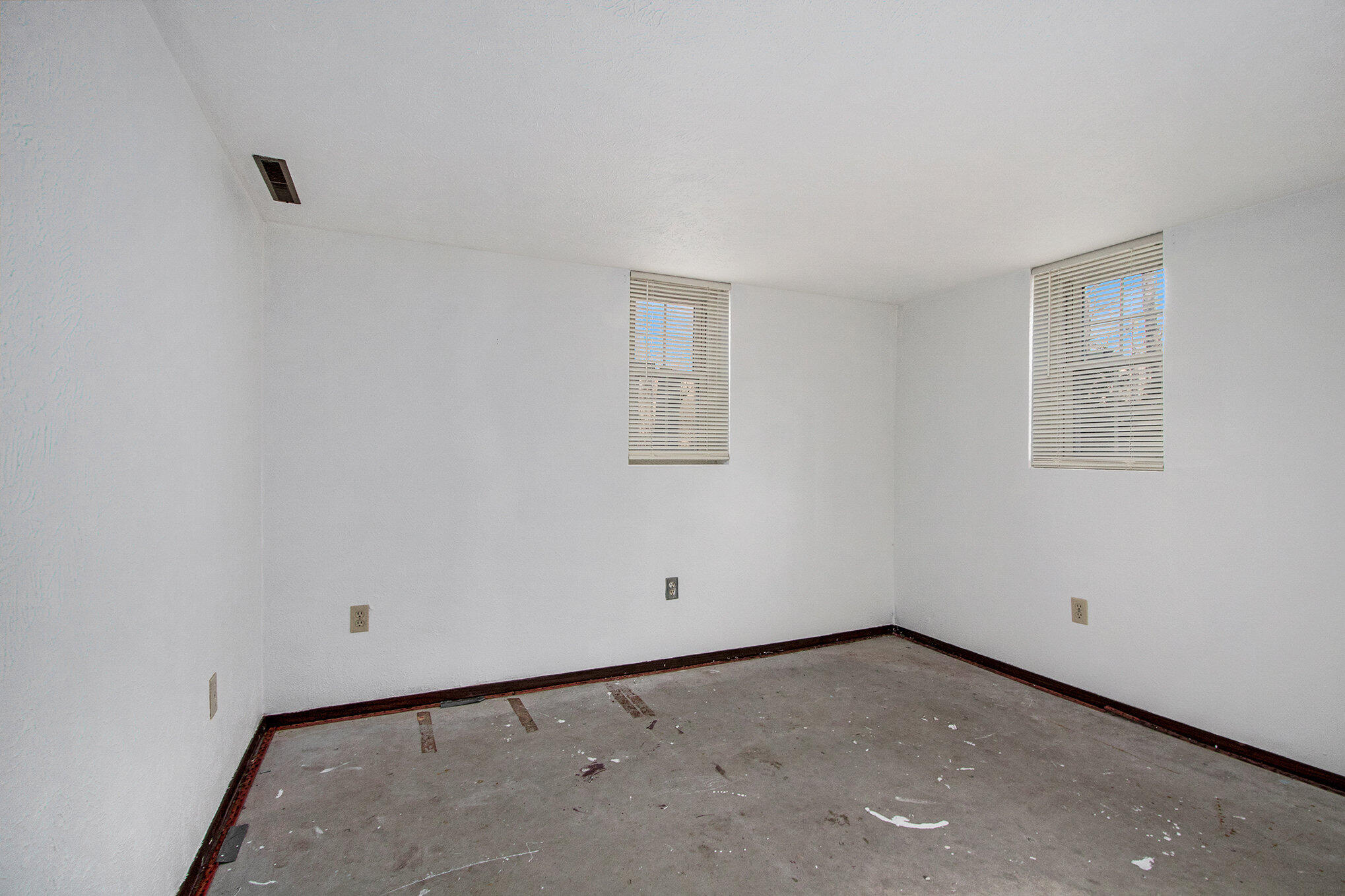 149 Hatfield Road Niles, MI 49120 - Photo 15 of 36 015_img_6009