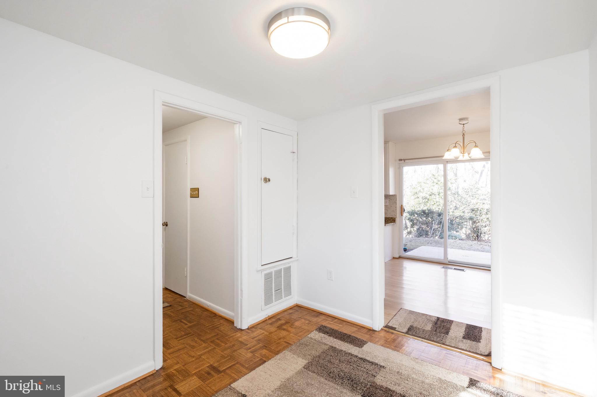 12265 Greenleaf Avenue Potomac, MD 20854 - Photo 4 of 25 a view of an empty room and window