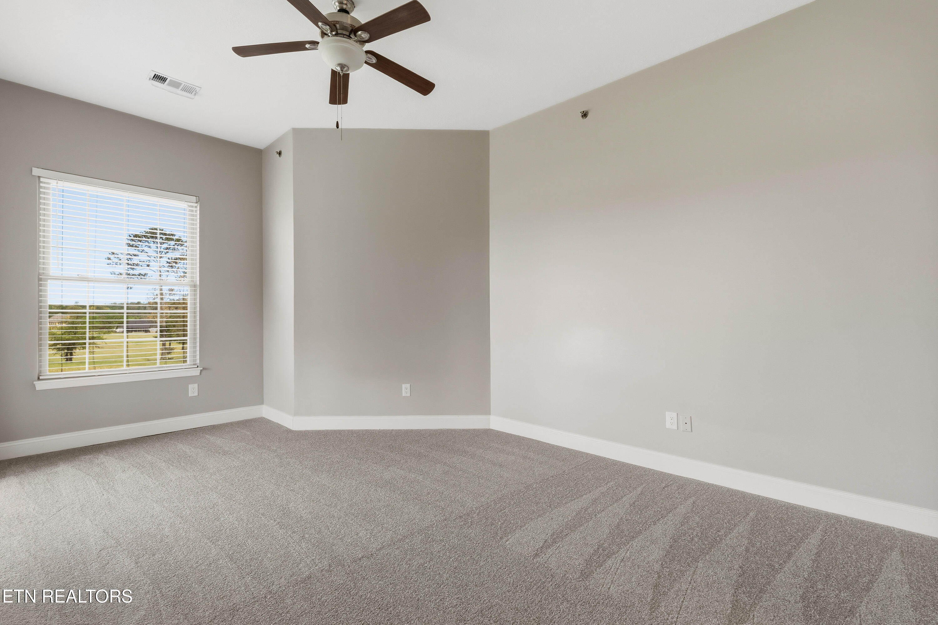 565 Rarity Bay Parkway, Unit 201 Vonore, TN 37885 - Photo 15 of 37 DSC06570