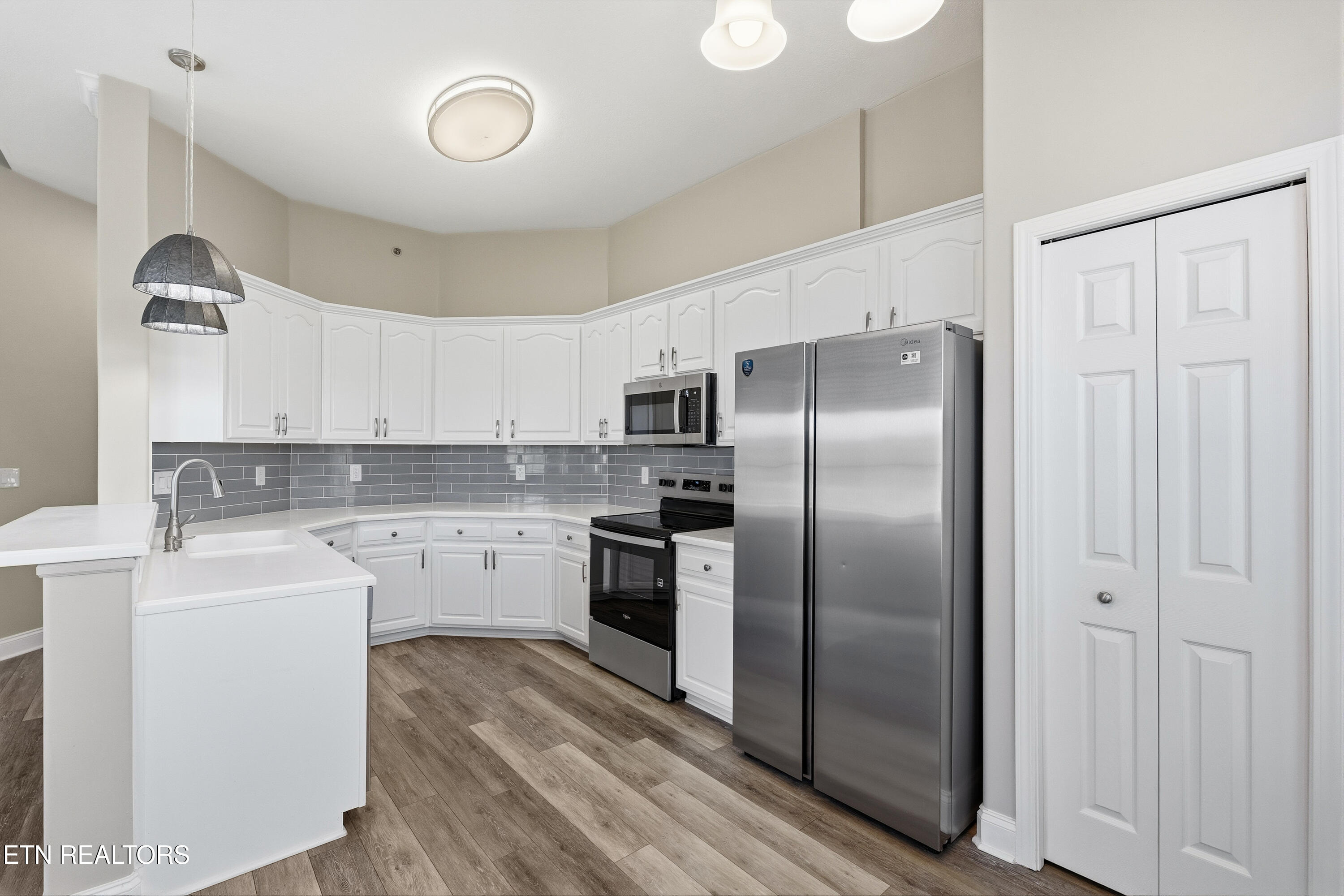 565 Rarity Bay Parkway, Unit 201 Vonore, TN 37885 - Photo 10 of 37 DSC06550