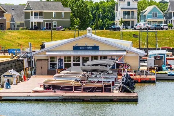 $1,499,900 | 303 Leeward Way, Ottawa, IL 61350