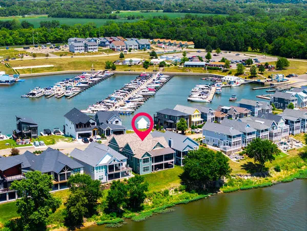 $1,499,900 | 303 Leeward Way, Ottawa, IL 61350