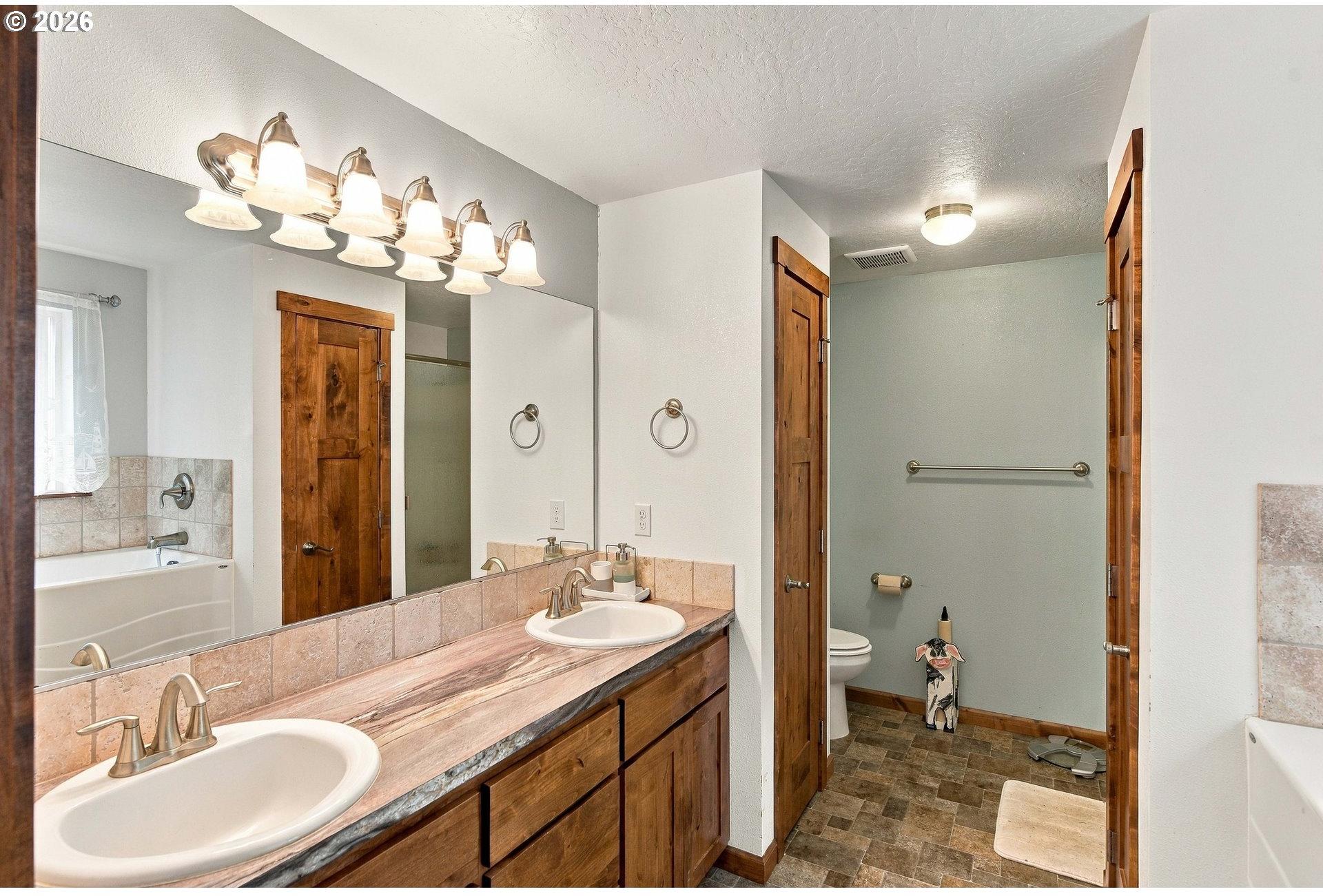 700 Kings Avenue Lakeside, OR 97449 - Photo 23 of 43 Gallery Image 23