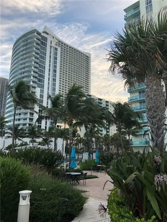 $3,000 | 3901 South Ocean Drive, Unit 15C, Hollywood, FL 33019