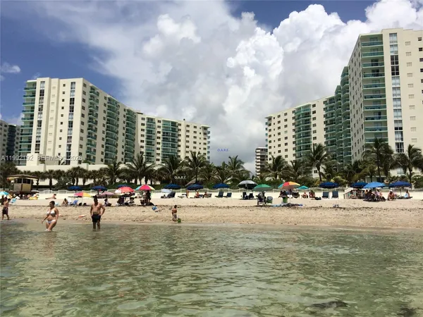 $3,000 | 3901 South Ocean Drive, Unit 15C, Hollywood, FL 33019