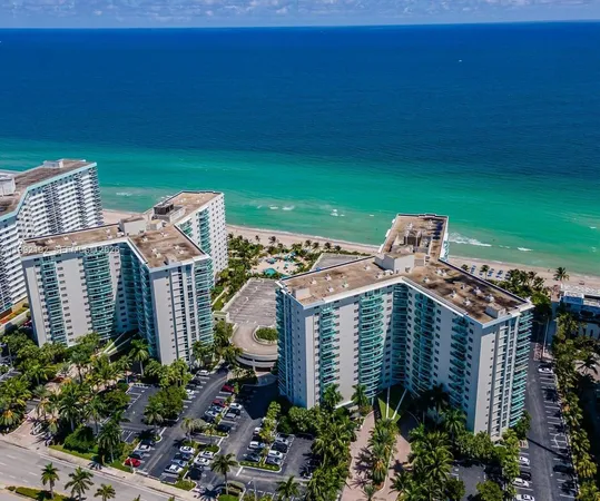 $3,000 | 3901 South Ocean Drive, Unit 15C, Hollywood, FL 33019