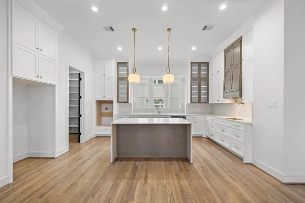 $3,600 | 1013 East 28th Street, Houston, TX 77009