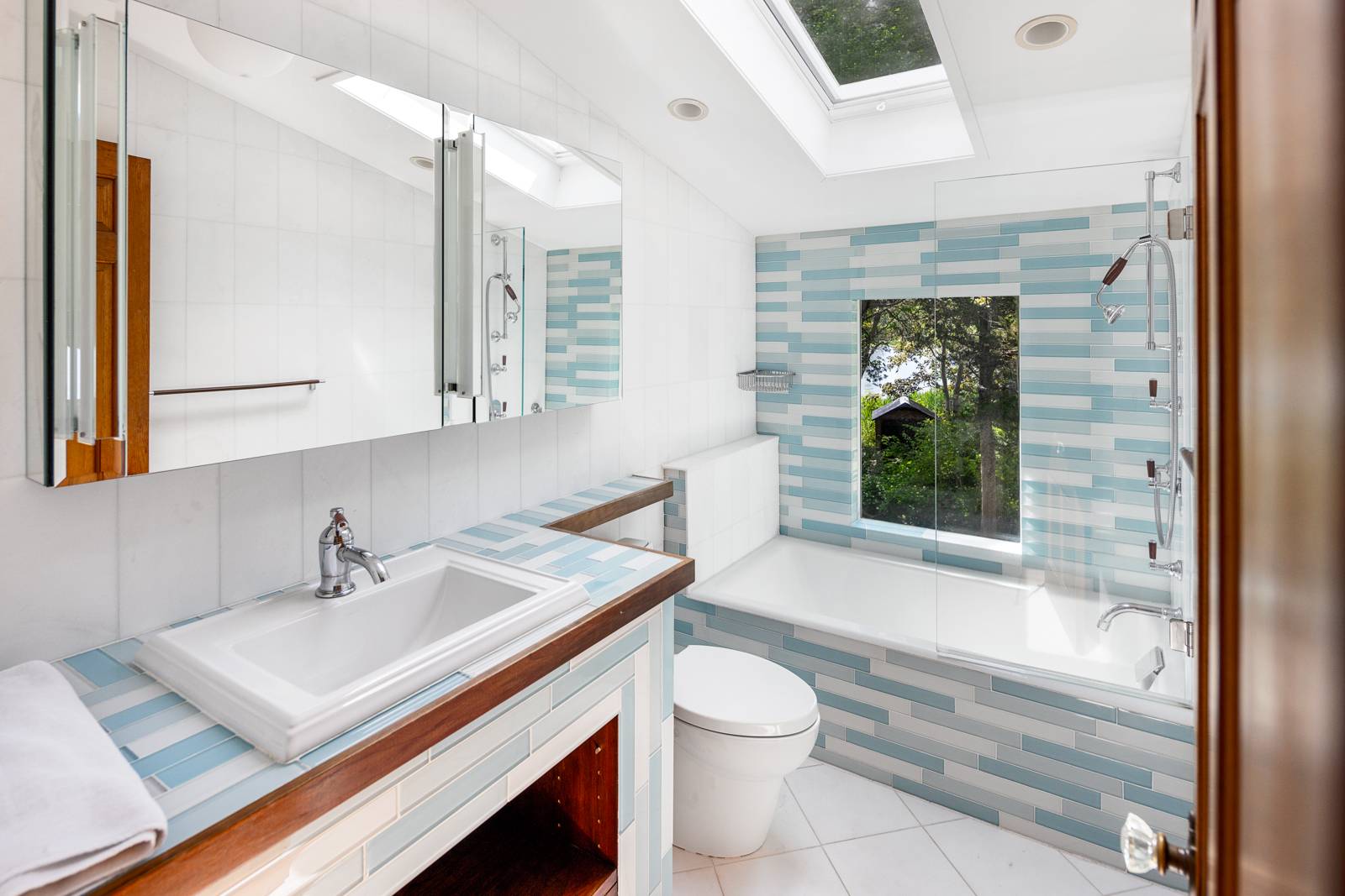 102 Towd Point Road Southampton, NY 11968 - Photo 35 of 38