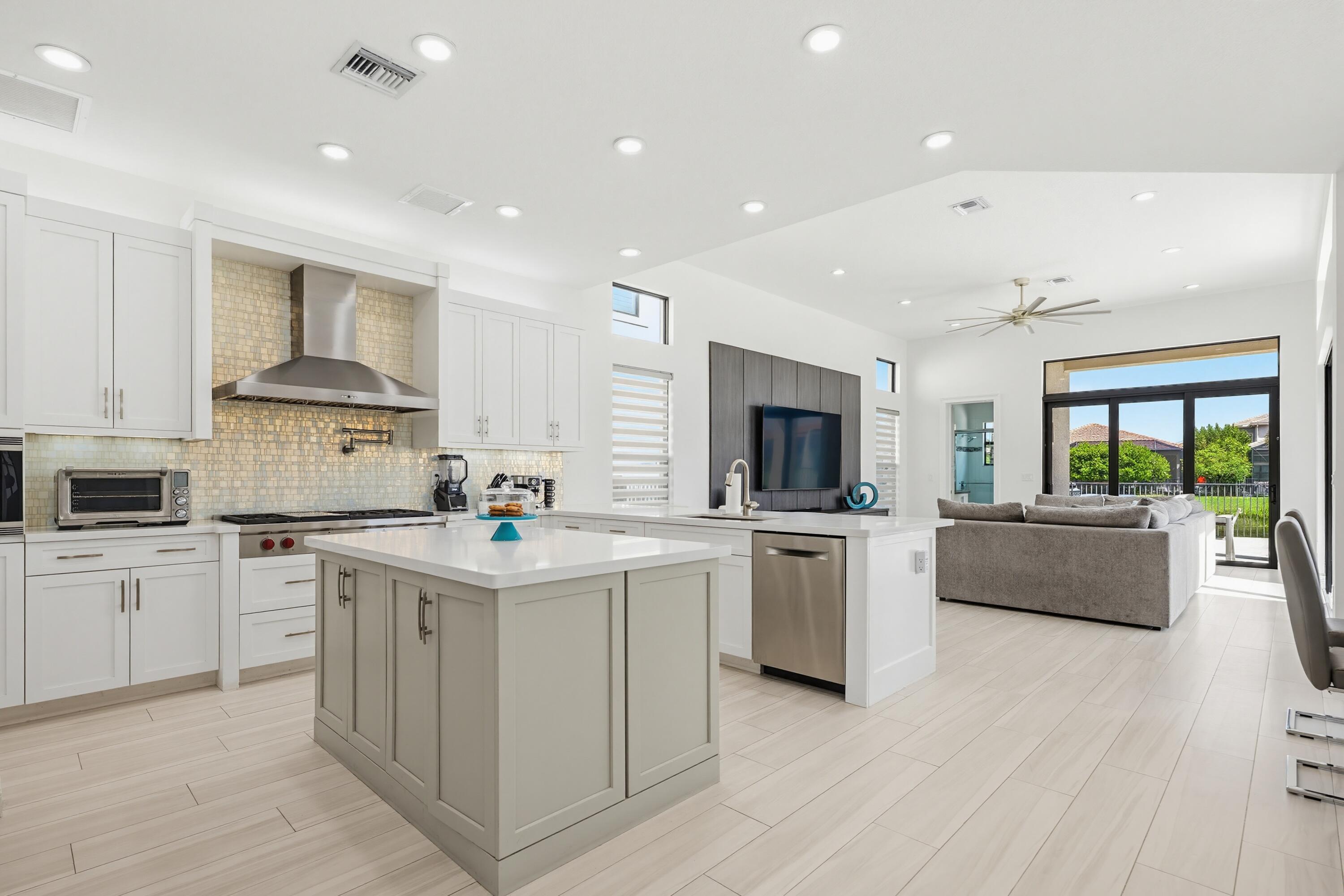 9801 Rennes Lane Delray Beach, FL 33446 - Photo 11 of 77 _1448146-HDR