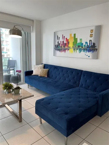 $599,900 | 5151 Collins Avenue, Unit 629, Miami Beach, FL 33140