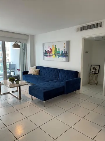 $599,900 | 5151 Collins Avenue, Unit 629, Miami Beach, FL 33140