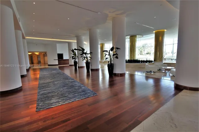 $599,900 | 5151 Collins Avenue, Unit 629, Miami Beach, FL 33140