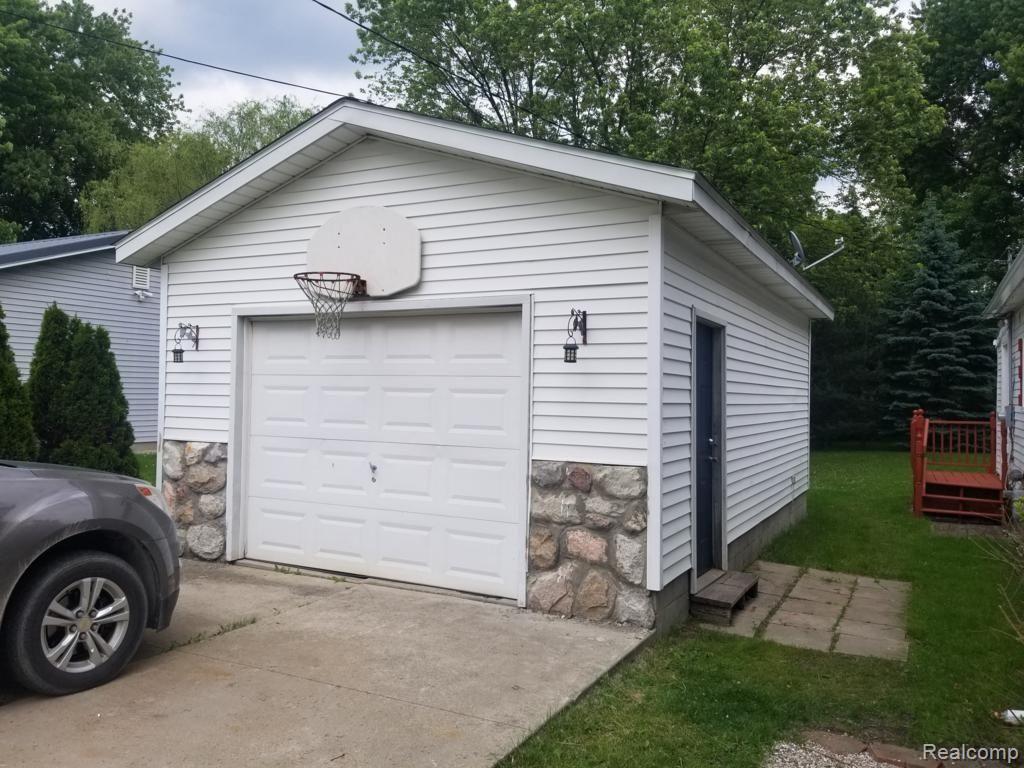 650 Range Road Marysville, MI 48040 - Photo 3 of 21