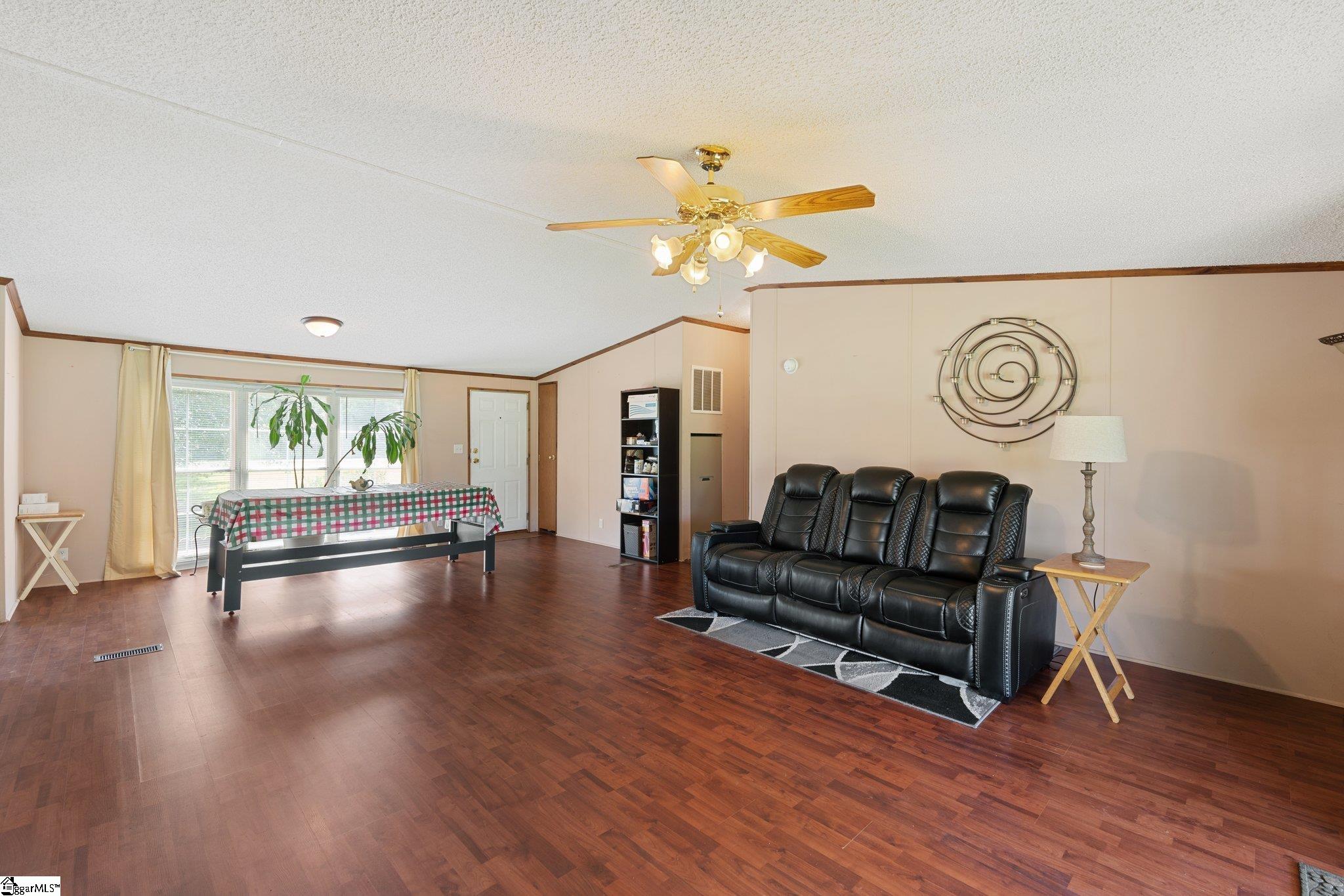 1129 Chapman Road Fountain Inn, SC 29644 - Photo 8 of 34