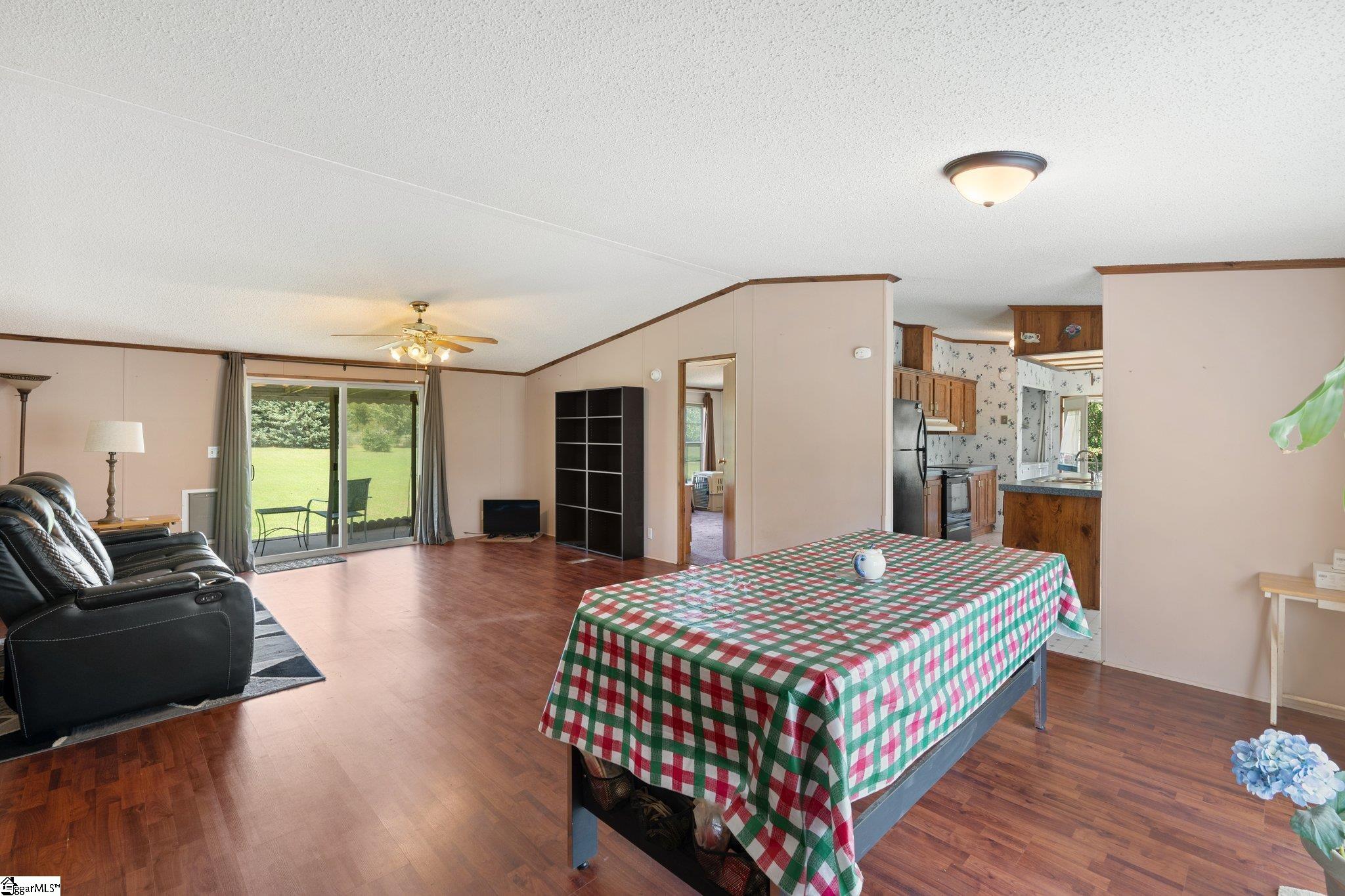 1129 Chapman Road Fountain Inn, SC 29644 - Photo 10 of 34