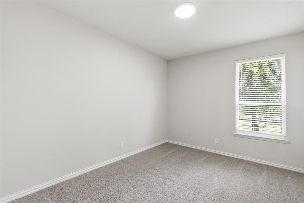 113 Cooper Court Springtown, TX 76082 - Photo 20 of 40