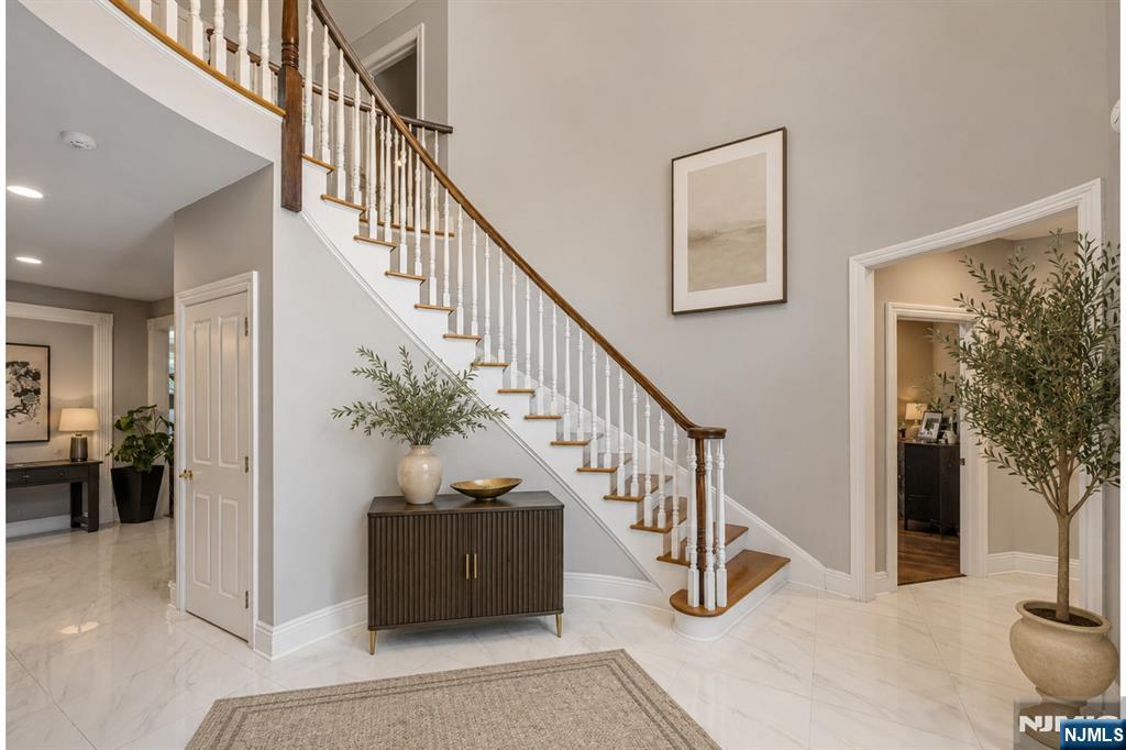 1152 Cumbermeade Road Fort Lee, NJ 07024 - Photo 5 of 42