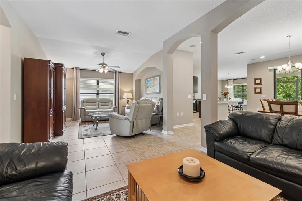 6601 Sparkling Way Wesley Chapel, FL 33545 - Photo 9 of 51
