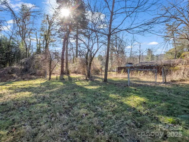 $325,000 | 541 Broadway Street, Hendersonville, NC 28739