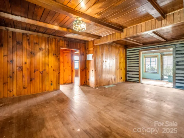 $325,000 | 541 Broadway Street, Hendersonville, NC 28739