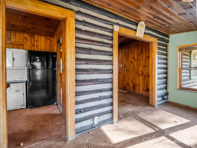 $325,000 | 541 Broadway Street, Hendersonville, NC 28739