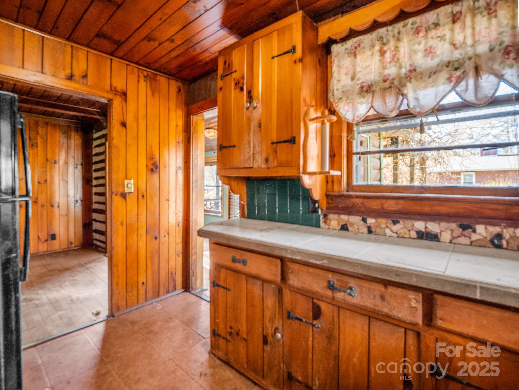 541 Broadway Street Hendersonville, NC 28739 - Photo 21 of 37