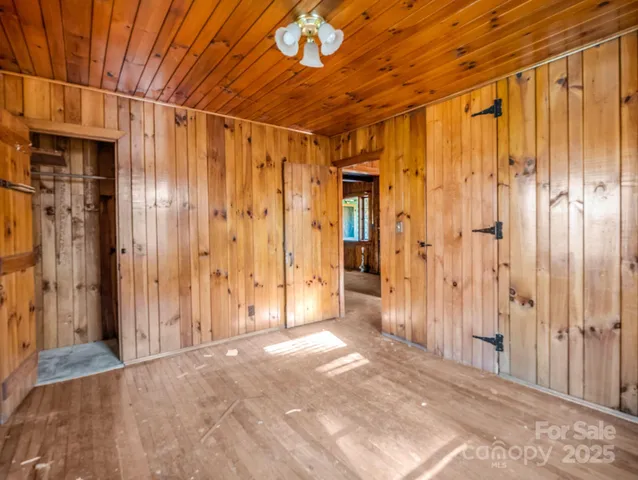 $325,000 | 541 Broadway Street, Hendersonville, NC 28739