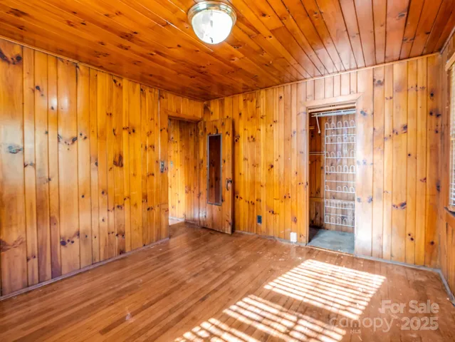 $325,000 | 541 Broadway Street, Hendersonville, NC 28739