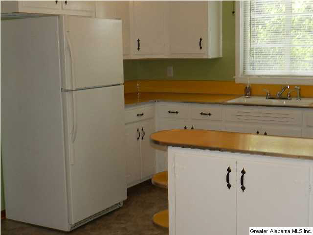 713 Martinwood Road Birmingham, AL 35235 - Photo 8 of 30