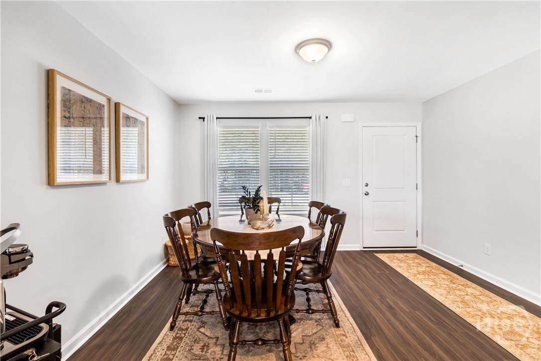 1166 Wilkins Road Midway, GA 31320 - Photo 6 of 28 Dining Area