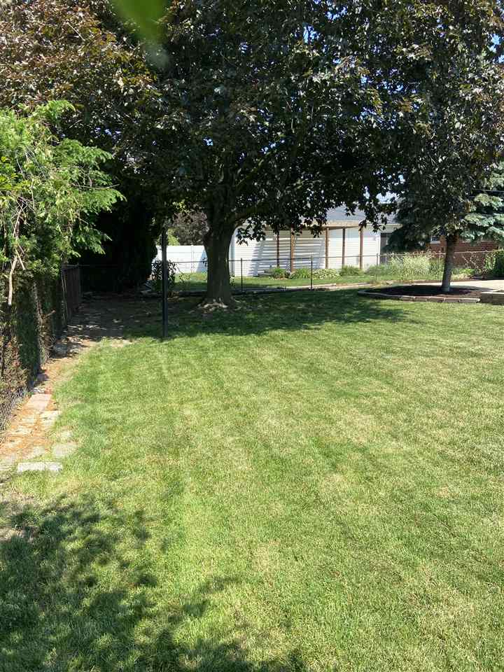 18631 Bittersweet Road Fraser, MI 48026 - Photo 17 of 27 50044211-16.JPG