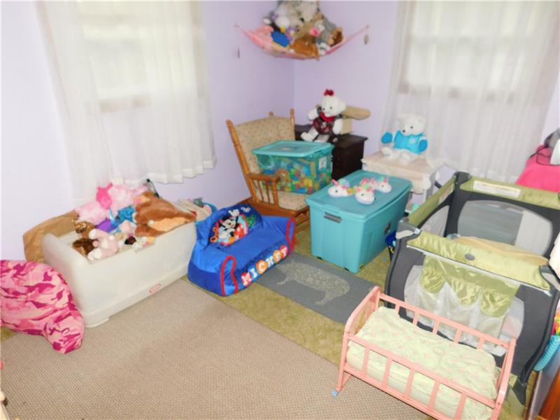 46 Evergreen Road Greenville, PA 16125 - Photo 16 of 21 BEDROOM