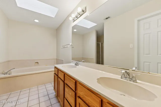 $259,900 | 552 Hanauma Court, Diamondhead, MS 39525