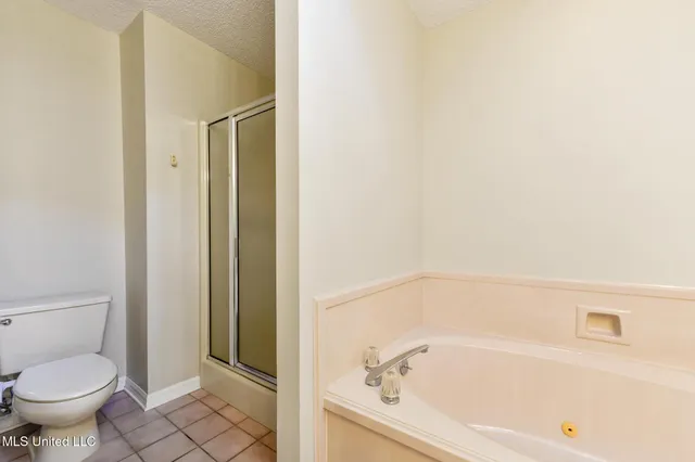 $259,900 | 552 Hanauma Court, Diamondhead, MS 39525