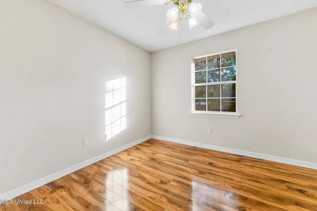 $259,900 | 552 Hanauma Court, Diamondhead, MS 39525