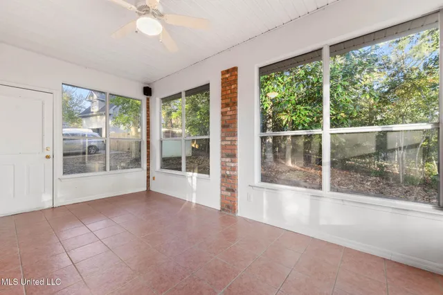 $259,900 | 552 Hanauma Court, Diamondhead, MS 39525