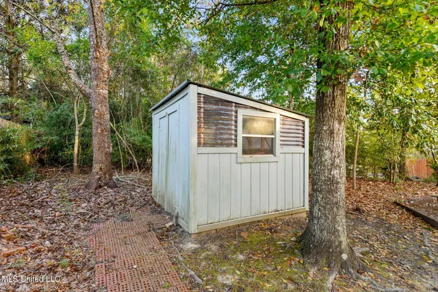 $259,900 | 552 Hanauma Court, Diamondhead, MS 39525