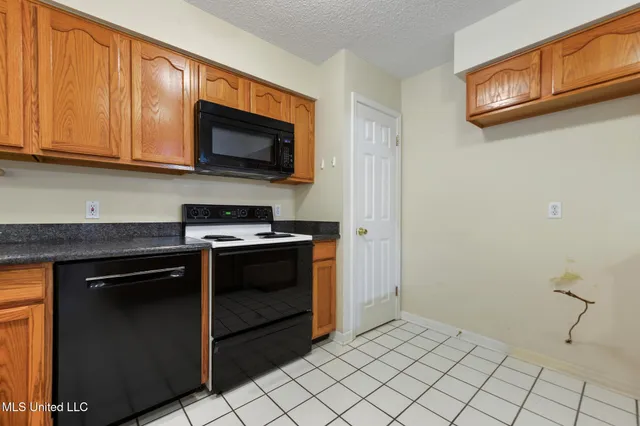 $259,900 | 552 Hanauma Court, Diamondhead, MS 39525