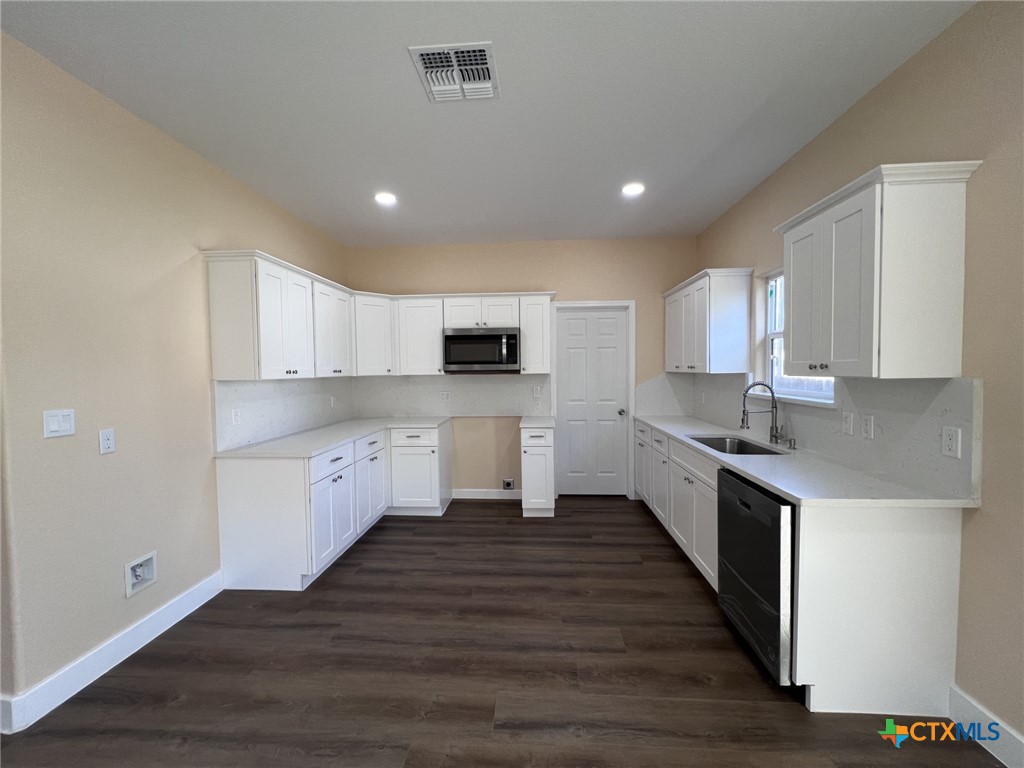 410 Trinity Street Luling, TX 78648 - Photo 5 of 20 Gallery Image 5
