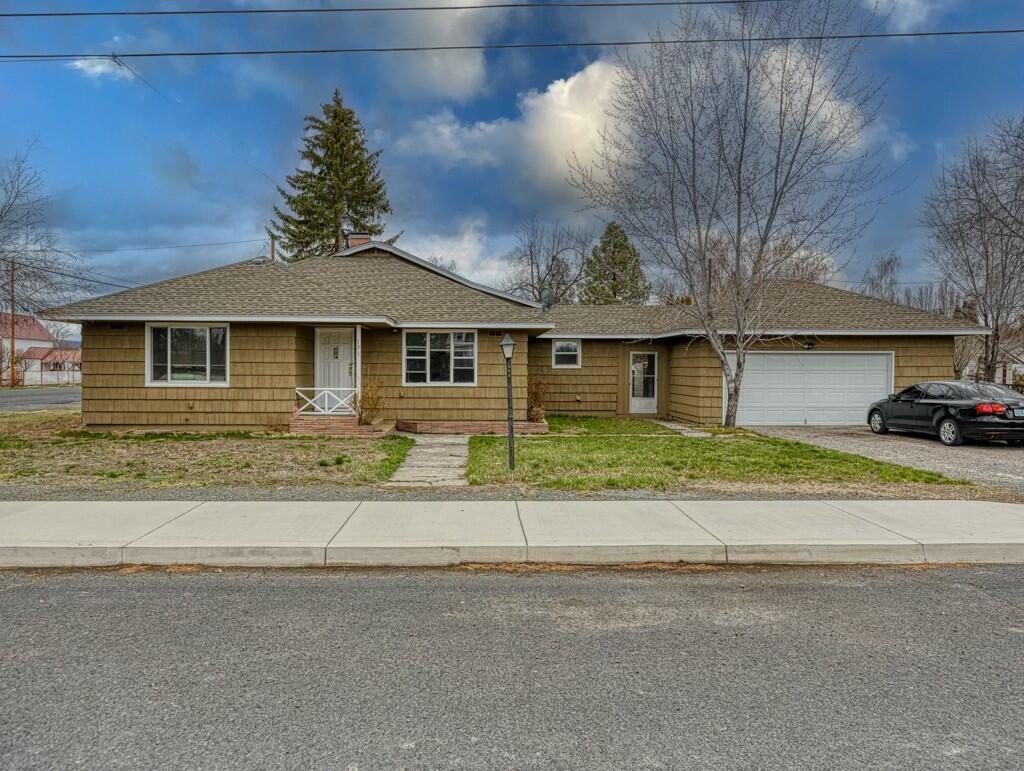 425 West 1st Street Merrill, OR 97633 - Photo 2 of 38 Polk St. Front