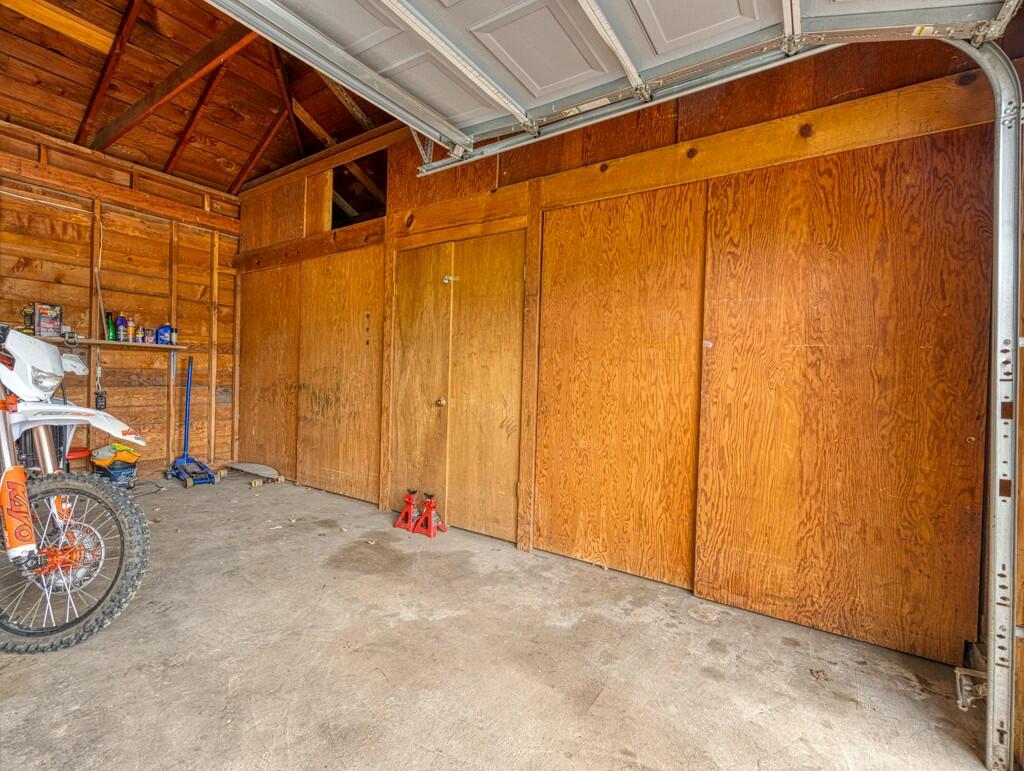 425 West 1st Street Merrill, OR 97633 - Photo 27 of 38 Polk St. Garage