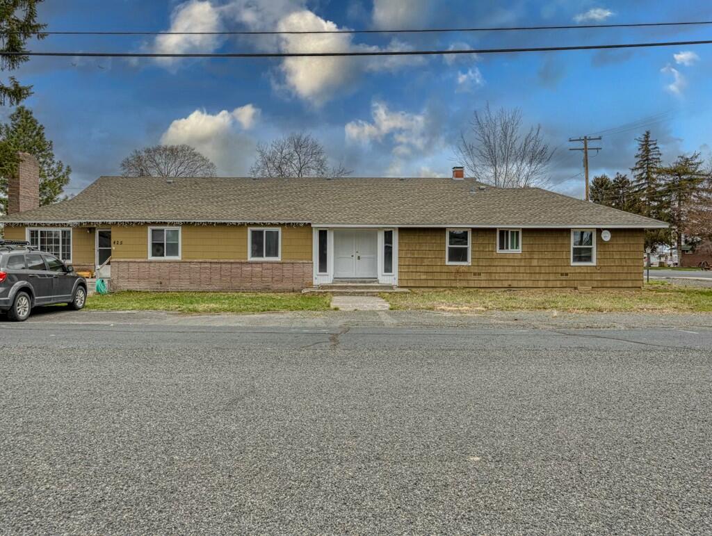 425 West 1st Street Merrill, OR 97633 - Photo 29 of 38 1st St. Front view