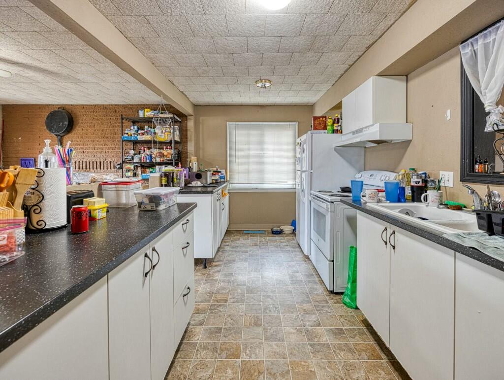 425 West 1st Street Merrill, OR 97633 - Photo 33 of 38 1st St. Kitchen