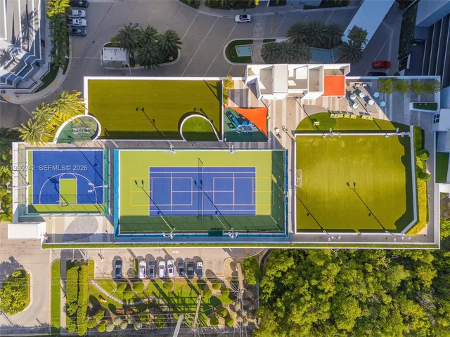 $975,000 | 16385 Biscayne Boulevard, Unit 2907, North Miami Beach, FL 33160