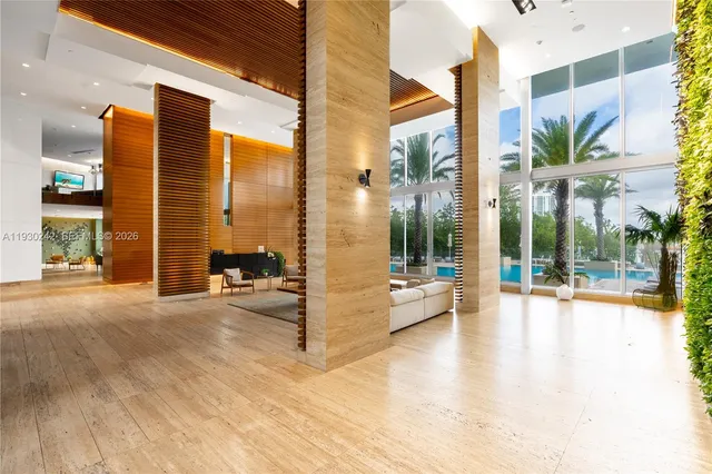 $975,000 | 16385 Biscayne Boulevard, Unit 2907, North Miami Beach, FL 33160