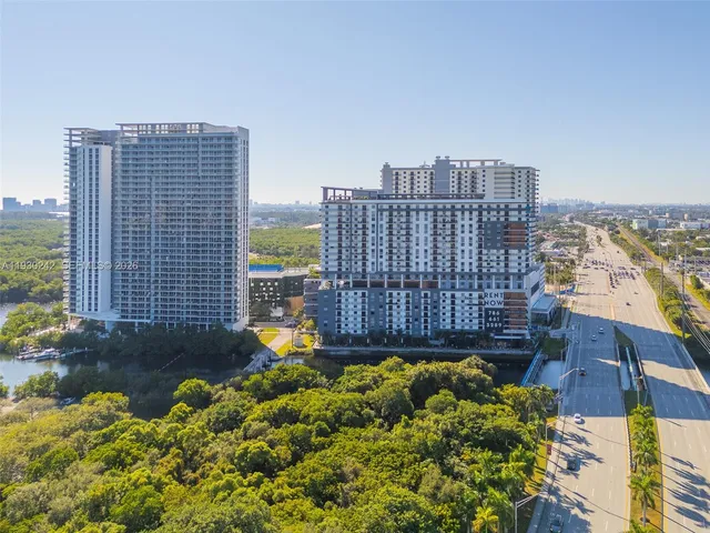 $975,000 | 16385 Biscayne Boulevard, Unit 2907, North Miami Beach, FL 33160