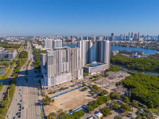 $975,000 | 16385 Biscayne Boulevard, Unit 2907, North Miami Beach, FL 33160