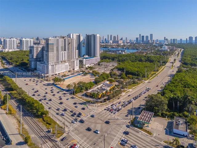 $975,000 | 16385 Biscayne Boulevard, Unit 2907, North Miami Beach, FL 33160