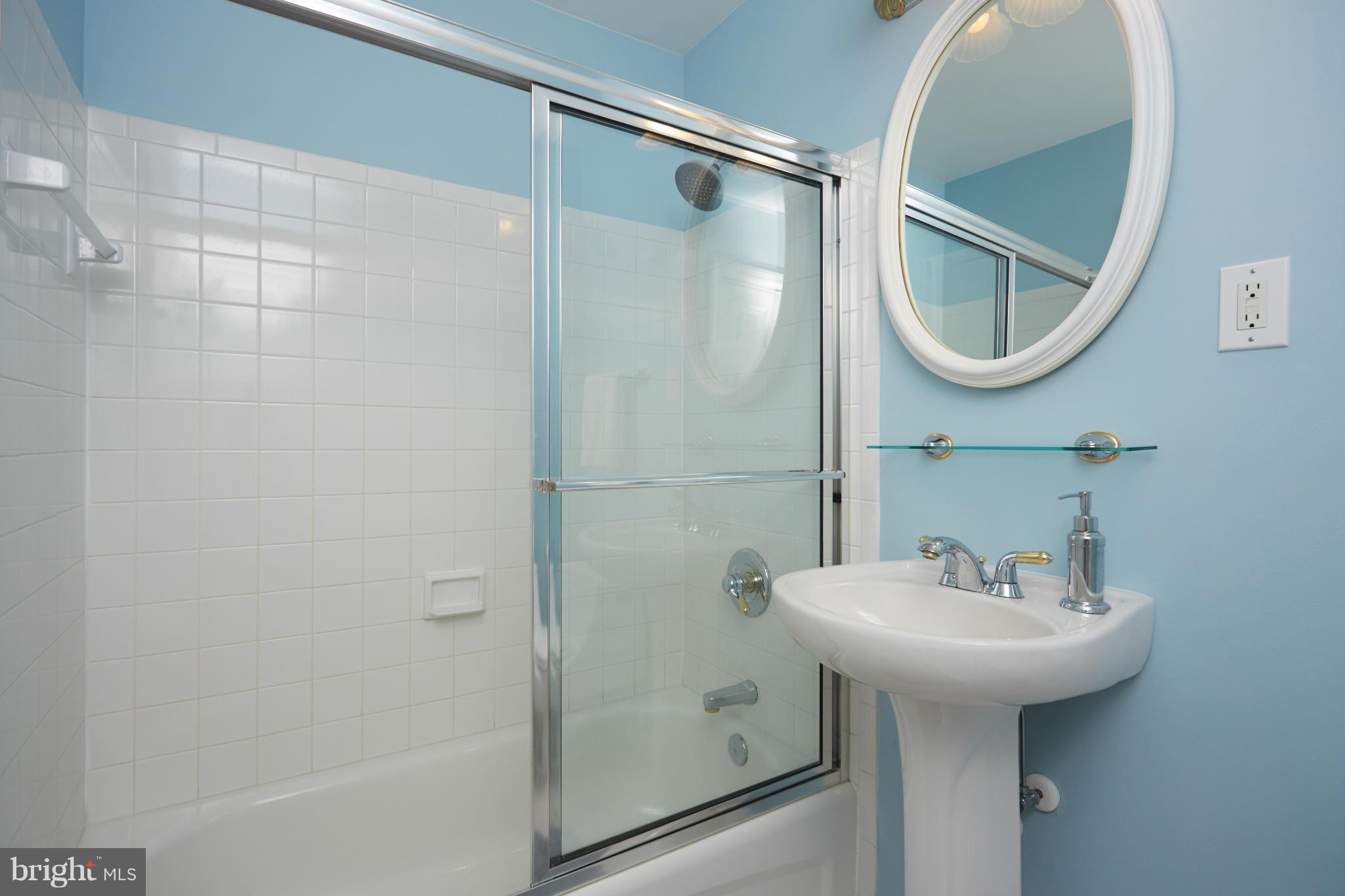 2267 Coppersmith Square Reston, VA 20191 - Photo 15 of 25 Full Bath