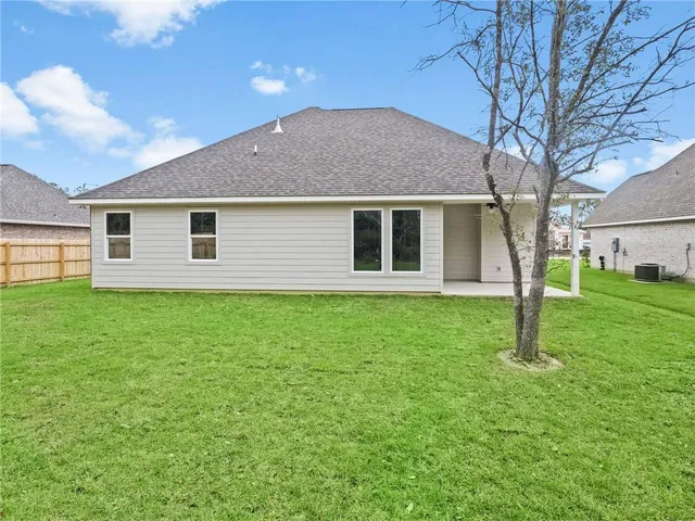 $374,900 | 72694 Robindale Drive, Covington, LA 70435